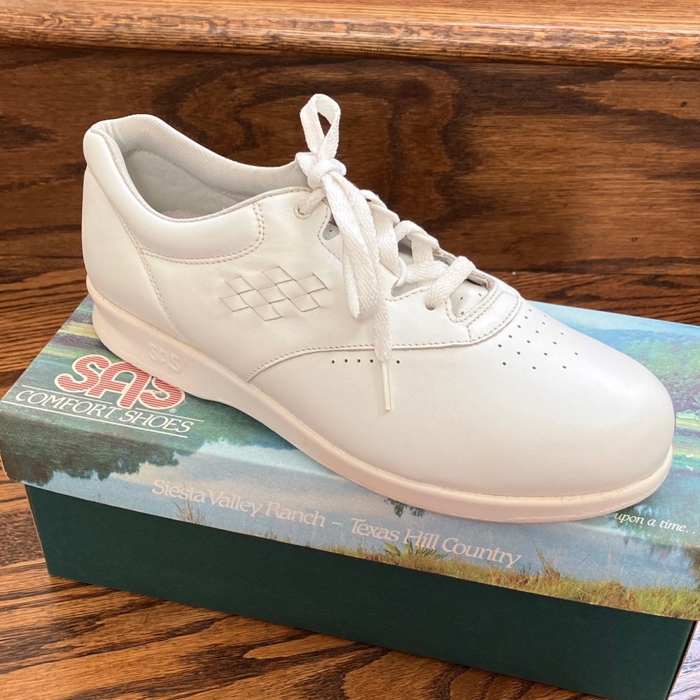 SAS Women's Freetime White Walking Shoe 10 1/2 M